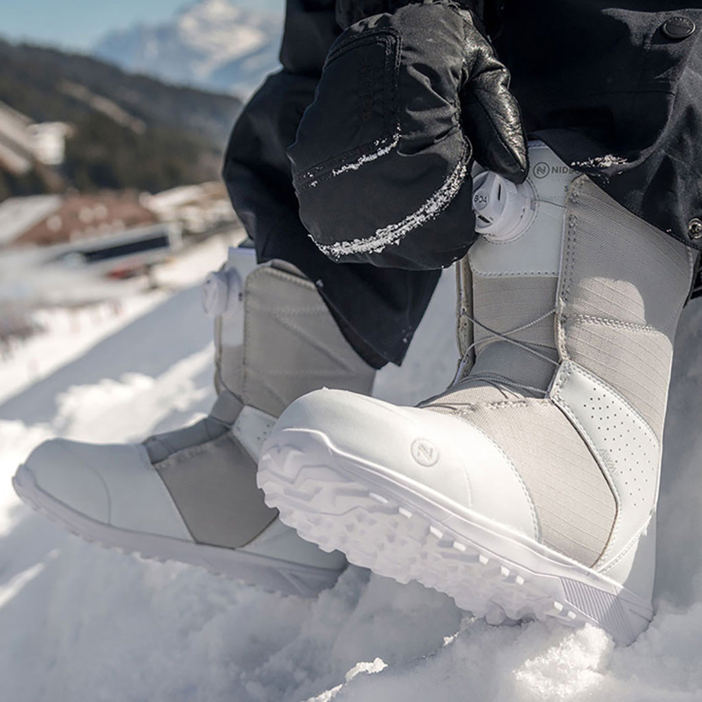 Sierra W White/Gray 24/25